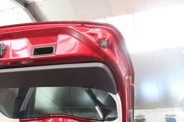 Foto: HECKKLAPPE / HECKDECKEL eines Nissan Note 1.4