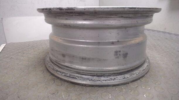 Foto: ALUFELGE 6X14 ET30 eines Mercedes-Benz 250S