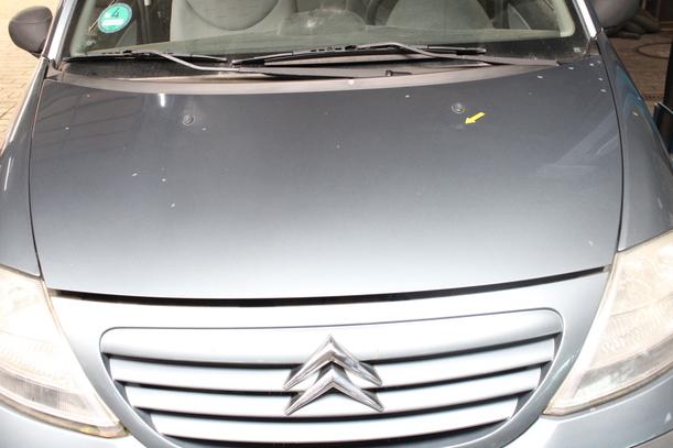Foto: MOTORHAUBE eines Citroen C3 1.1
