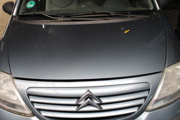 Foto: MOTORHAUBE eines Citroen C3 1.1