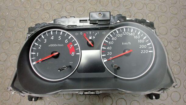 Foto: TACHOEINHEIT / KOMBIINSTRUMENT eines Nissan Note 1.4