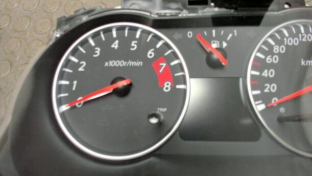 Foto: TACHOEINHEIT / KOMBIINSTRUMENT eines Nissan Note 1.4