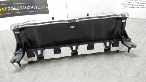 Foto: TACHOEINHEIT / KOMBIINSTRUMENT eines Nissan Note 1.4
