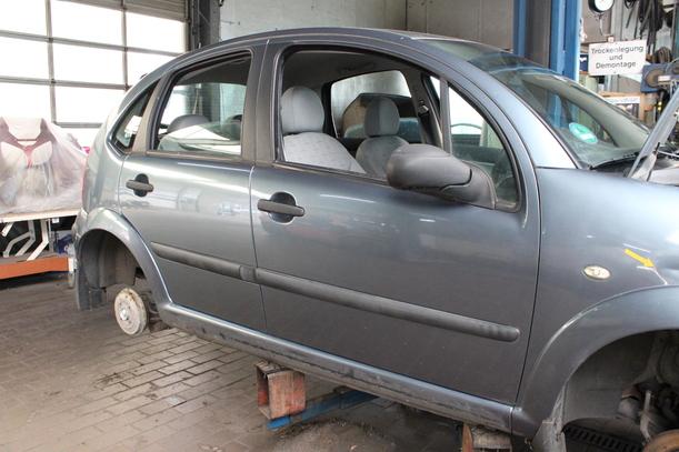 Foto: TÜR VORN RECHTS ( 4/5 TÜRER ) eines Citroen C3 1.1