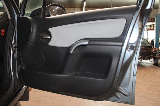 Foto: TÜR VORN RECHTS ( 4/5 TÜRER ) eines Citroen C3 1.1