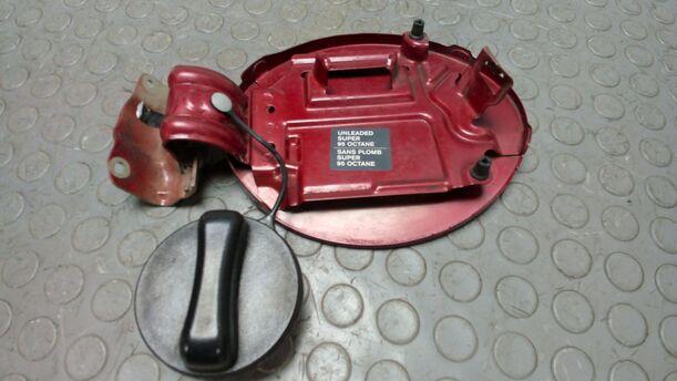 Foto: TANKKLAPPE / TANKDECKEL eines Nissan Note 1.4