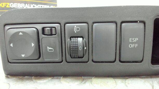 Foto: SCHALTERLEISTE AUSSENSPIEGELVERSTELLUNG / ESP eines Nissan Note 1.4