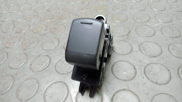 Foto: FENSTERHEBERSCHALTER eines Nissan Note 1.4