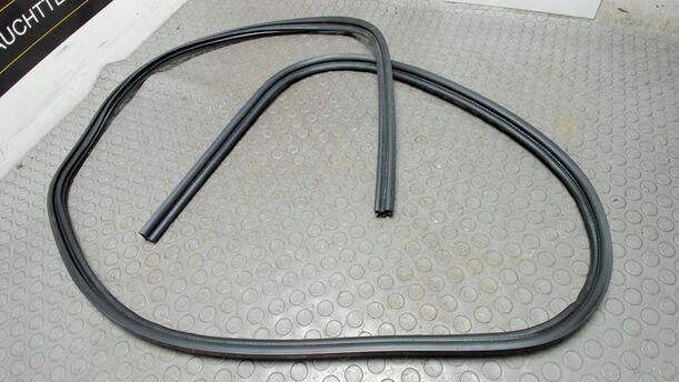 Foto: DICHTUNG HECKKLAPPE / HECKDECKEL eines Nissan Note 1.4