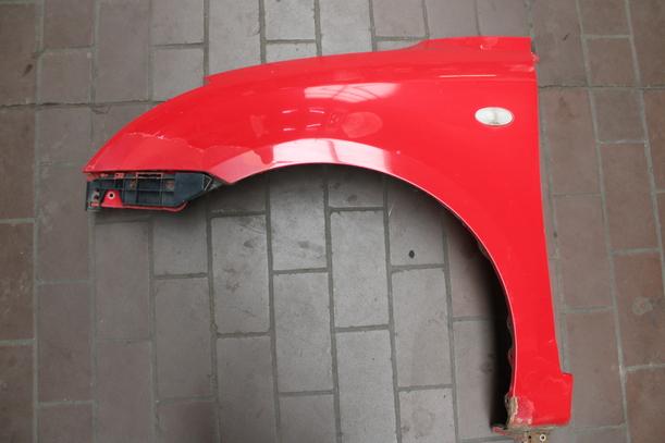 Foto: KOTFLÜGEL LINKS ( VOR FACELIFT ) eines Suzuki Swift 1.3