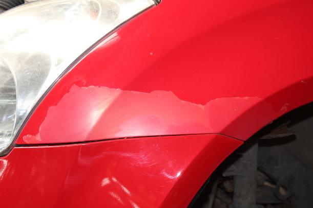 Foto: KOTFLÜGEL LINKS ( VOR FACELIFT ) eines Suzuki Swift 1.3