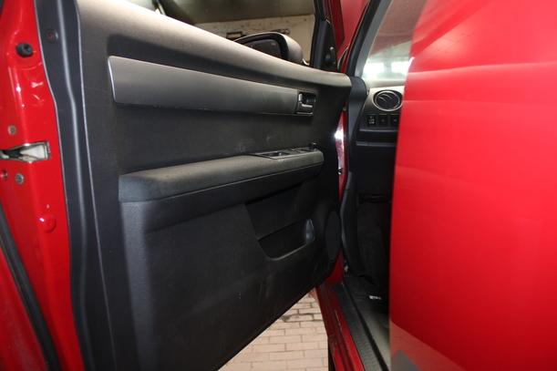 Foto: TÜR VORN LINKS ( 2/3 TÜRER ) eines Suzuki Swift 1.3