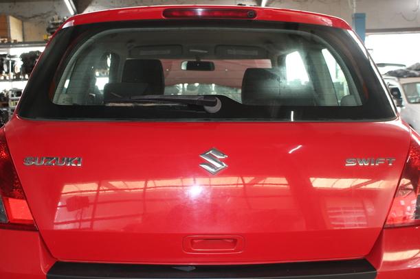 Foto: HECKKLAPPE / HECKDECKEL eines Suzuki Swift 1.3