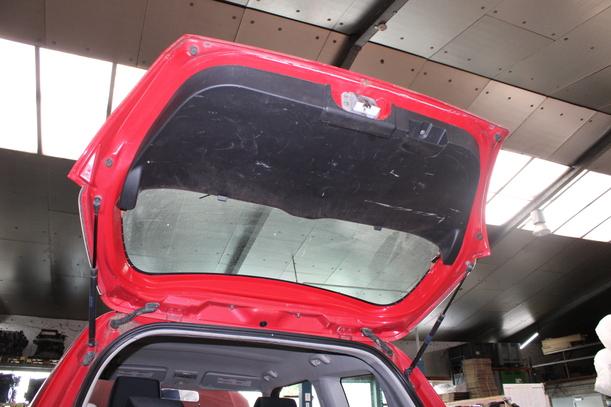 Foto: HECKKLAPPE / HECKDECKEL eines Suzuki Swift 1.3