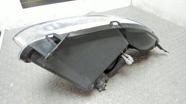 Foto: SCHEINWERFER LINKS eines Suzuki Swift 1.3