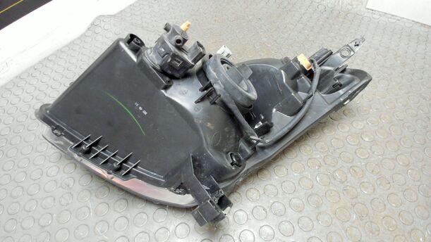 Foto: SCHEINWERFER LINKS eines Suzuki Swift 1.3