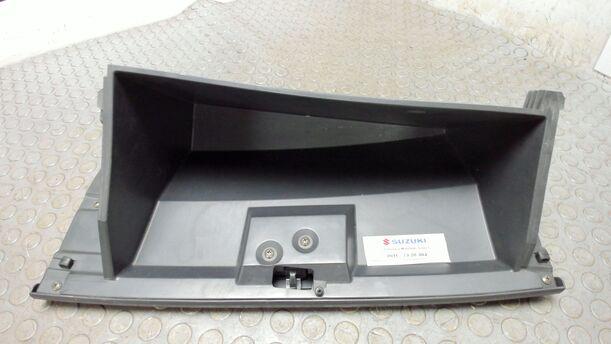 Foto: HANDSCHUHFACH eines Suzuki Swift 1.3