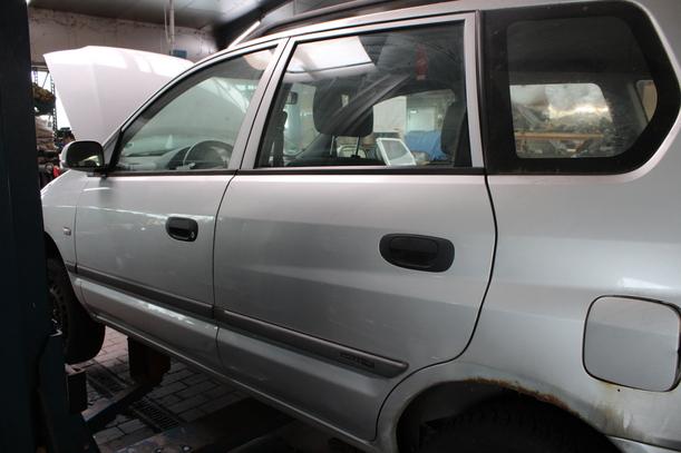 Foto: TÜR HINTEN LINKS eines Mitsubishi Space Star 1.3