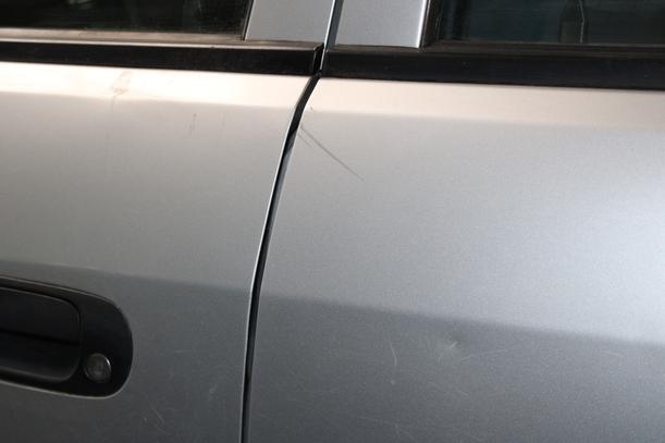 Foto: TÜR HINTEN LINKS eines Mitsubishi Space Star 1.3