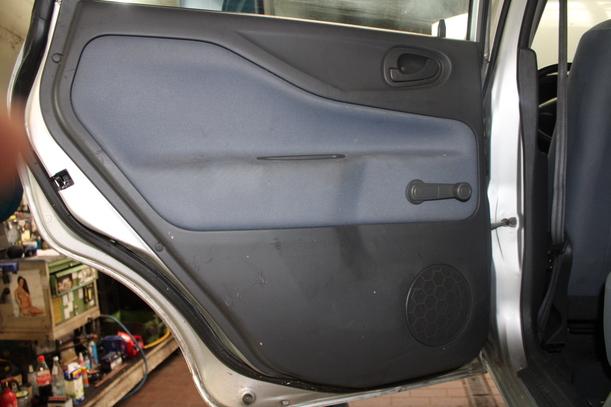 Foto: TÜR HINTEN LINKS eines Mitsubishi Space Star 1.3