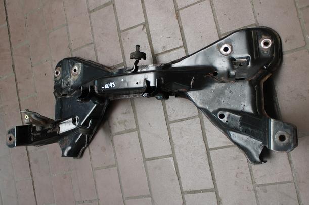 Foto: VORDERACHSE/ ACHSE VORN eines Mitsubishi Space Star 1.3