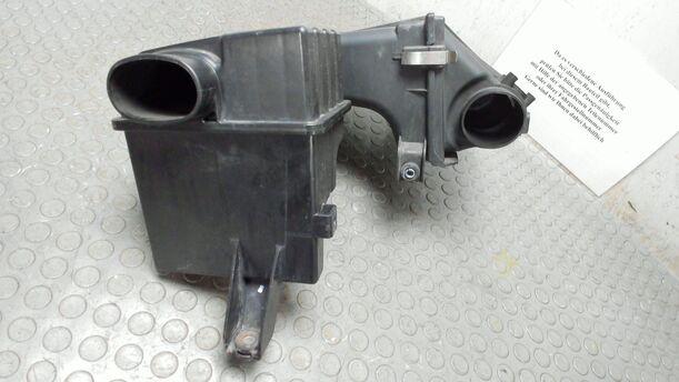 Foto: LUFTFILTERKASTEN eines Suzuki Swift 1.3