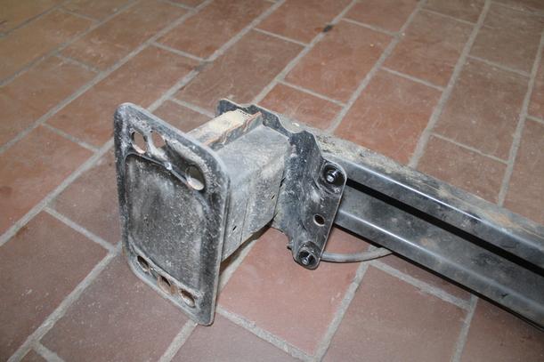 Foto: VERSTÄRKUNG VORN eines Ford Fiesta 1.3