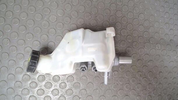 Foto: HAUPTBREMSZYLINDER eines Ford Fiesta 1.3