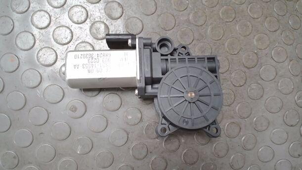 Foto: FENSTERHEBERMOTOR RECHTS eines Ford Fiesta 1.3