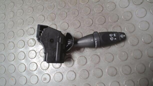Foto: SCHEIBENWISCHERSCHALTER eines Ford Fiesta 1.3