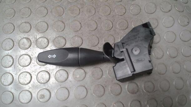 Foto: BLINKSCHALTER/ KOMBISCHALTER eines Ford Fiesta 1.3