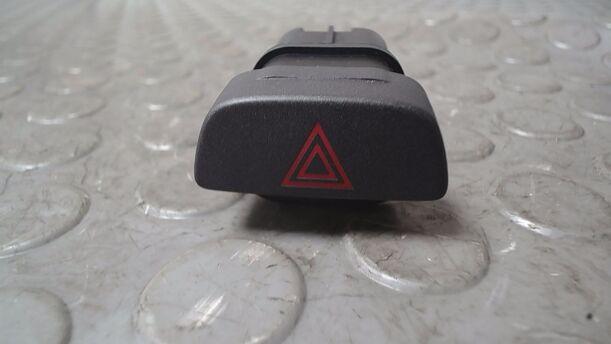 Foto: SCHALTER WARNBLINKANLAGE eines Ford Fiesta 1.3