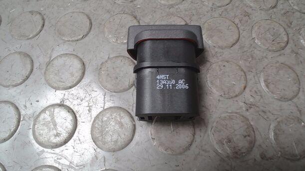 Foto: SCHALTER WARNBLINKANLAGE eines Ford Fiesta 1.3
