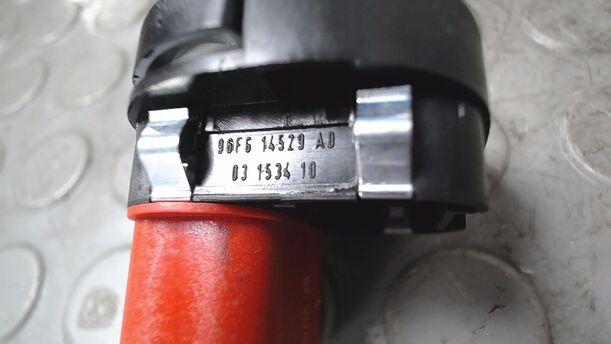 Foto: FENSTERHEBERSCHALTER eines Ford Fiesta 1.3