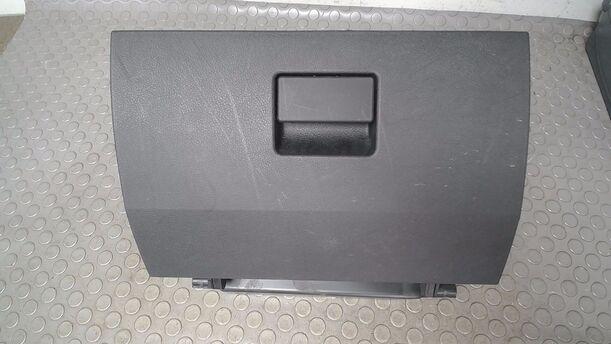 Foto: HANDSCHUHFACH eines Ford Fiesta 1.3