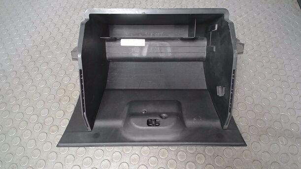 Foto: HANDSCHUHFACH eines Ford Fiesta 1.3