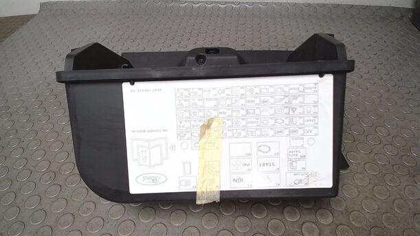 Foto: HANDSCHUHFACH eines Ford Fiesta 1.3