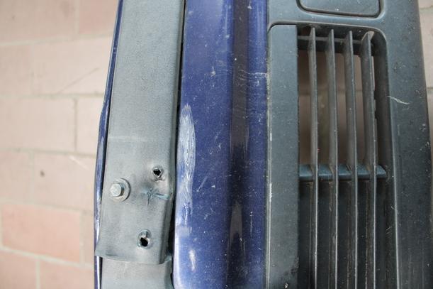 Foto: STOSSFÄNGER/ STOßSTANGE VORN eines BMW 316i compact