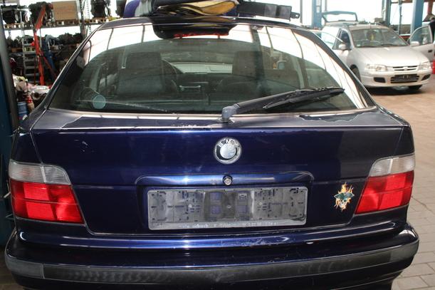 Foto: HECKKLAPPE/ HECKDECKEL ( COMPACT ) eines BMW 316i compact