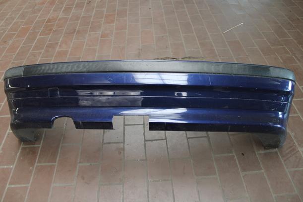 Foto: STOSSFÄNGER/ STOßSTANGE HINTEN ( COMPACT ) eines BMW 316i compact