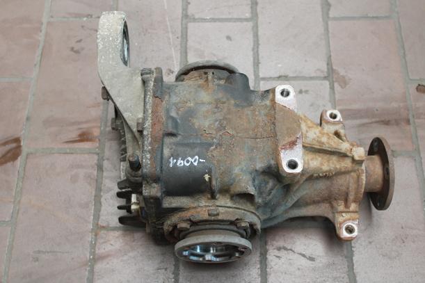 Foto: HINTERACHSGETRIEBE ( 3.38 ) eines BMW 316i compact
