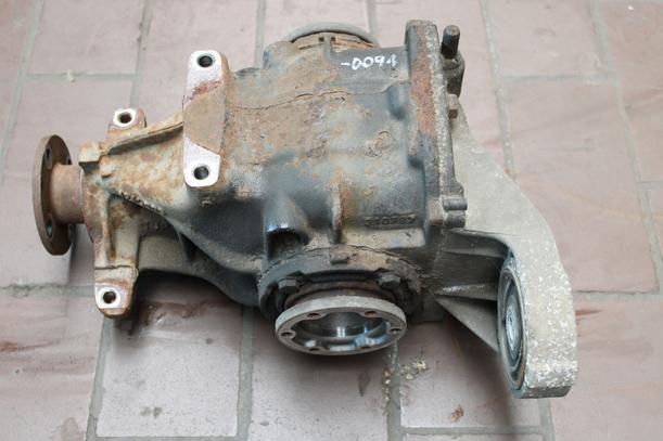 Foto: HINTERACHSGETRIEBE ( 3.38 ) eines BMW 316i compact