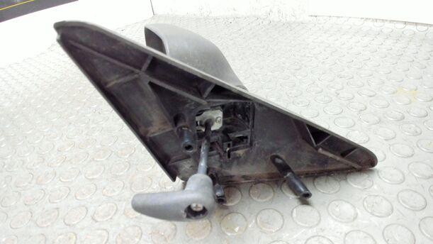 Foto: AUSSENSPIEGEL LINKS MECHANISCH eines Lada Lada 111 16V