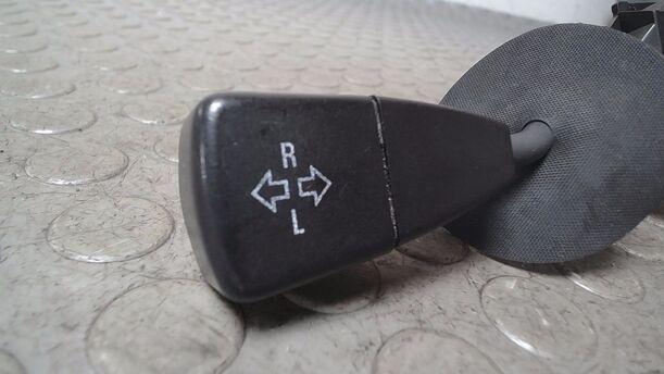Foto: BLINKSCHALTER/ KOMBISCHALTER eines BMW 316i compact