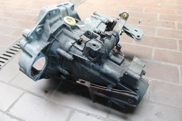 Foto: SCHALTGETRIEBE 5 GANG ( CHV ) eines VW Golf 1.6
