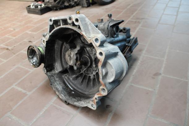 Foto: SCHALTGETRIEBE 5 GANG ( CHV ) eines VW Golf 1.6