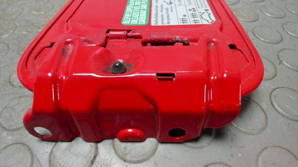 Foto: TANKKLAPPE / TANKDECKEL eines VW Golf 1.6