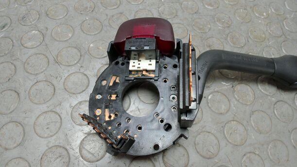Foto: BLINKERSCHALTER / KOMBISCHALTER eines VW Golf 1.6