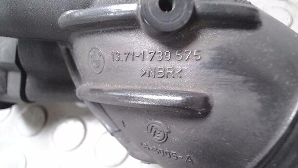 Foto: LUFTFILTERSCHLAUCH eines BMW 316i compact