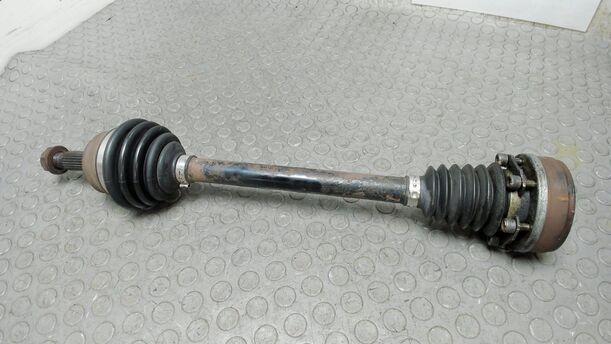 Foto: ANTRIEBSWELLE LINKS eines VW Golf 1.6